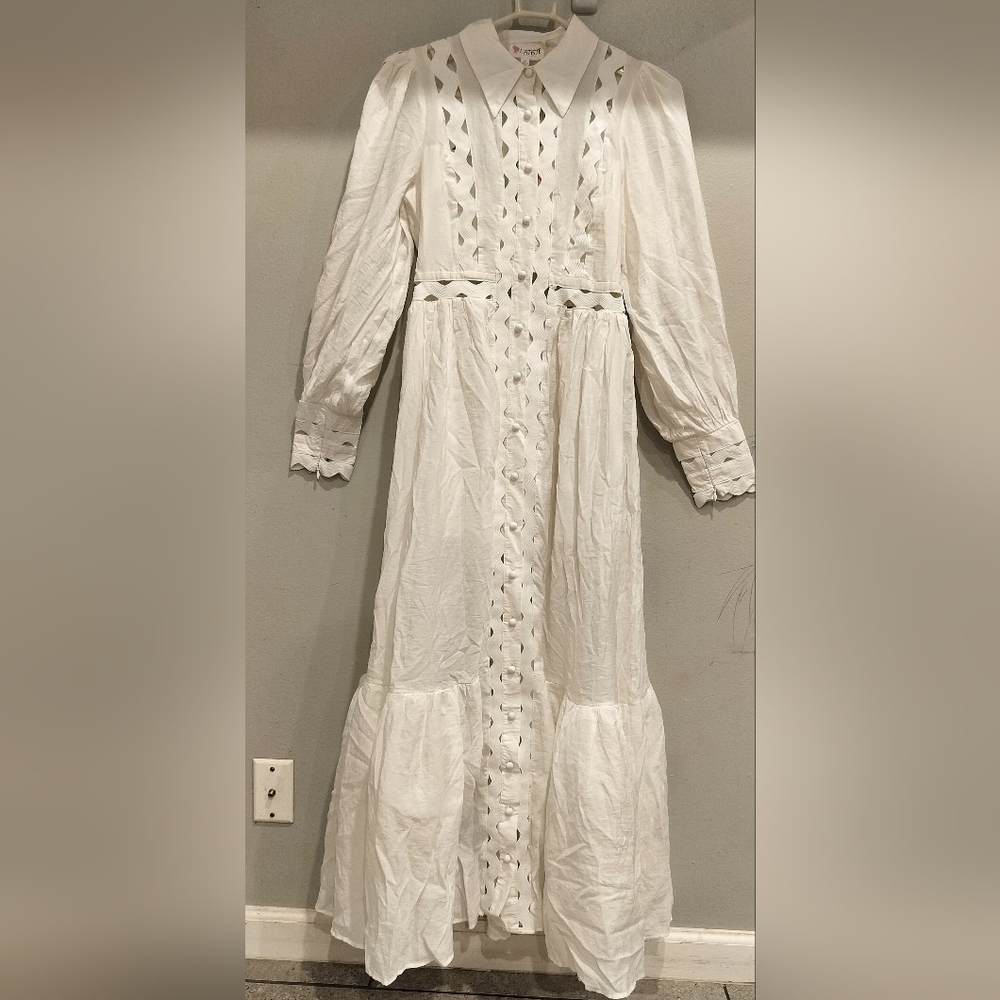 L'ATISTE Elegant White Long Sleeve Dress